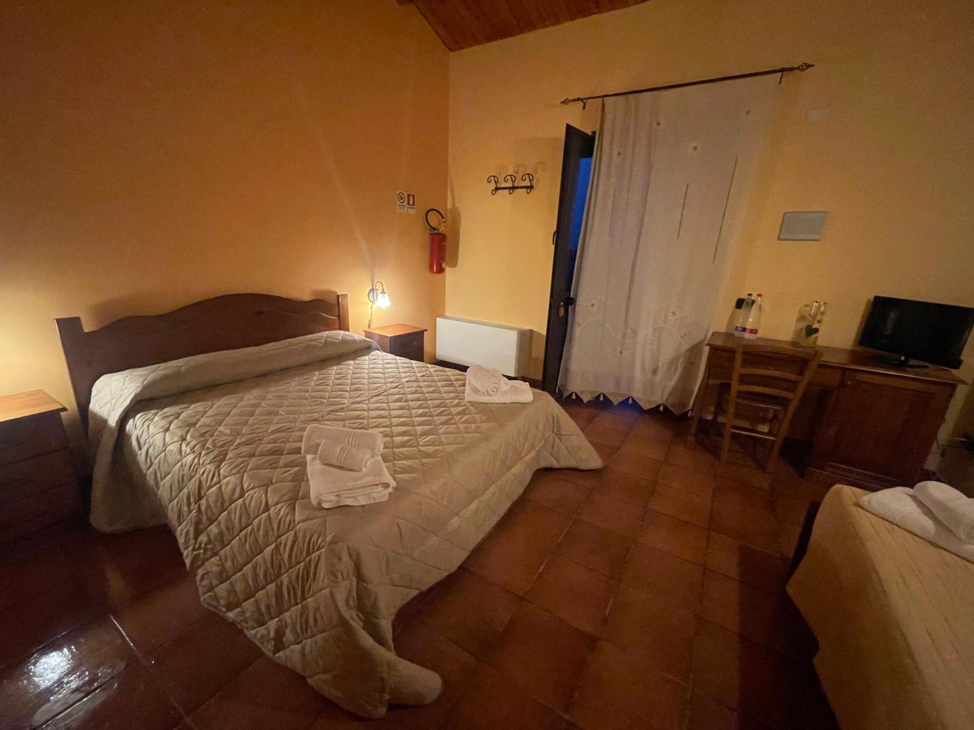 Agriturismo Russa Belladonna Caltagirone Exteriör bild
